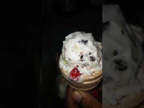 Fresh ice cream loaded with dry fruits 🍦🤤