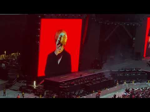 BTS V - VCR + Singularity at Wembley Concert 06.02.19 [Fancam] {Side View}