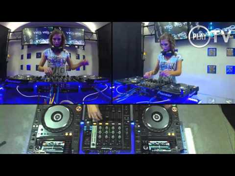 Live @PLAY TV 17.11.2015 - KSENIA MEOW