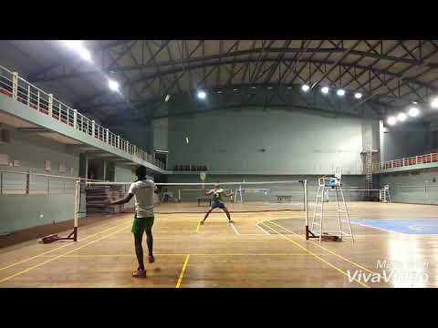 Yamaha Arun playing badminton with two cark
