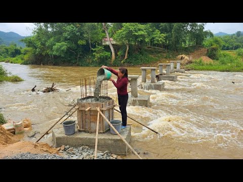 TIMELAPSE : Building a Sturdy Steel Bridge to Replace the Bridge Damaged After a Historic Flood