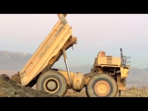 Hitachi EH 3500 Dumper Uploading 250 Tons