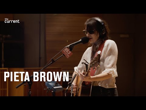 Pieta Brown - Bring Me (Live at Radio Heartland)