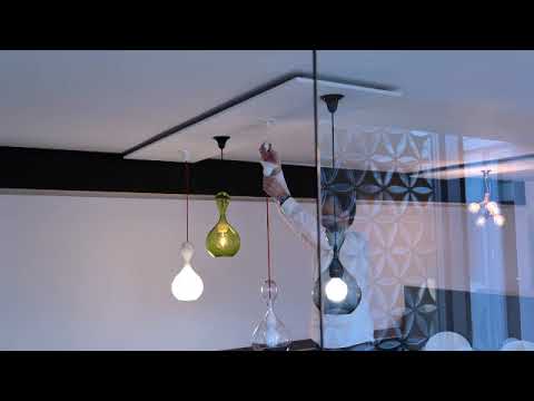 Plux ® - Die Steckdose für unter der Decke, an die man auch etwas dran hängen kann.