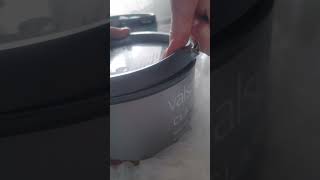 How to open a tin of paint with a plastic lid | Valspar Classic paint tin