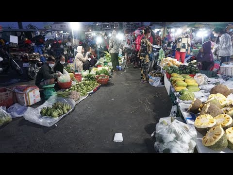 Early Morning Daily LifeStyle of People Buying Food @Chhbar Ampov Bridge - Early Street Market Show