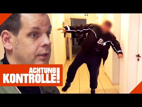 "Der ist total stramm!" LKW-Fahrer fährt völlig besoffen Truck! | Achtung Kontrolle | kabel eins