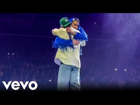 BAD BUNNY, FEID - PERRO NEGRO / UN PREVIEW (En Vivo) | Concierto Sacramento