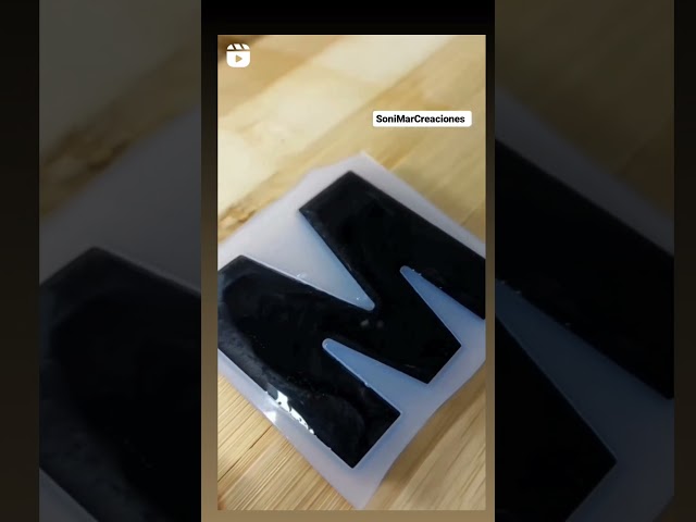 Vídeo relacionado con MWOOT Letter Keychains Llavero con Inicial,Resina Keyrings con Peluches Borla Colgante,Negro Moda Alfabeto Llavero Estrella Encanto para Mujeres Monedero Equipaje Bolsos Colgante (M)