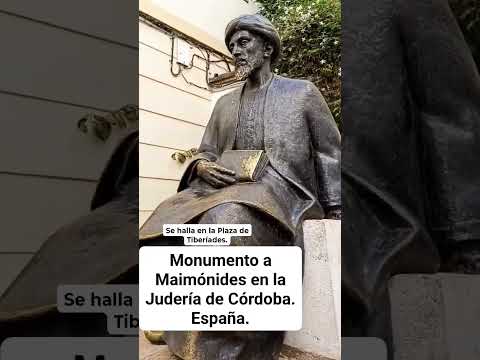 EL MONUMENTO A MAIMÓNIDES: SE HALLA EN LA PLAZA TIBERÍADES DE CÓRDOBA. España.