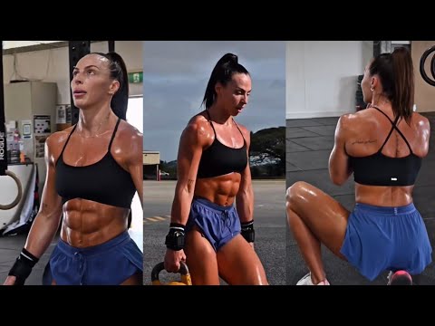 Laura Roberts 🔥|| The Muscle Mommy 🥰 || Strength With Muscle 👌 #viral #popular #trending #fitness 