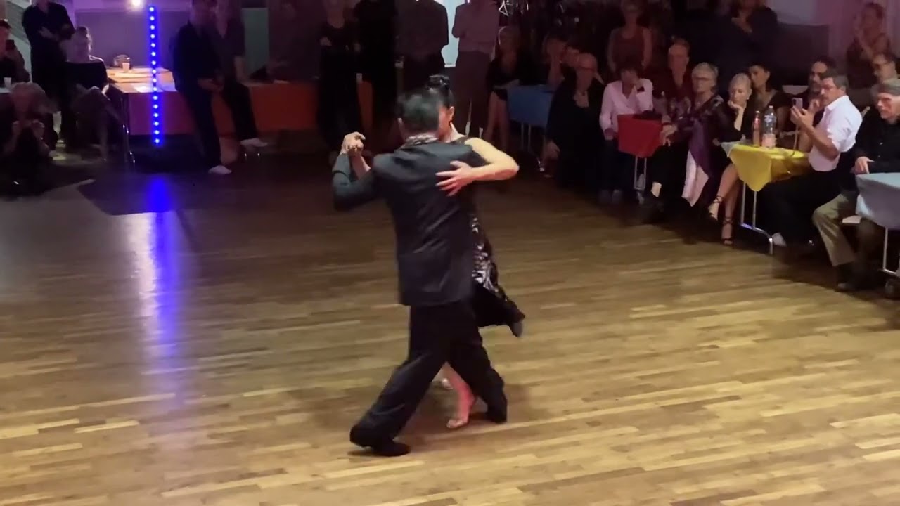 Video thumbnail for Georgina Vargas & Oscar Mandagaran demo Caen Francia Noviembre 2023 #tango #dancetango 
