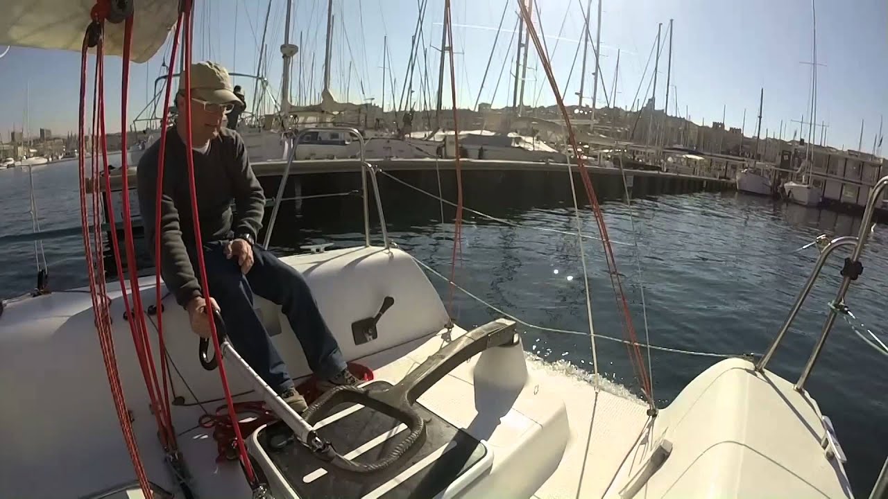 Démarrage Moteur, manoeuvres au port pour partir