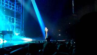 RICKY MARTIN singing slow Spanish Love Song in Las Vegas