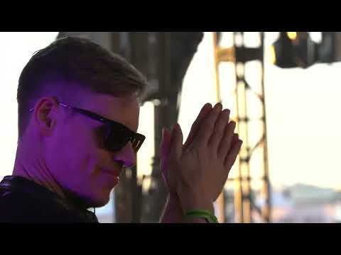 " The Dualz - Vision " played by Joris Voorn at CRSSD Festival