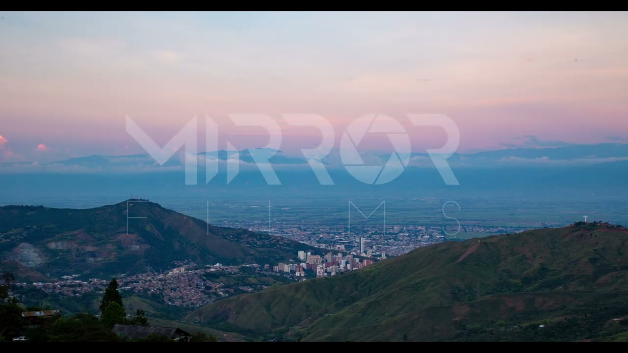 Del atardecer a la noche en la ciudad de Cali – Timelapse