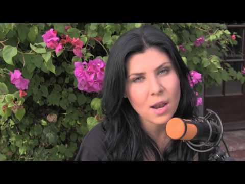 The Weeknd - Can't feel my face (Cover by Angelika Vee)