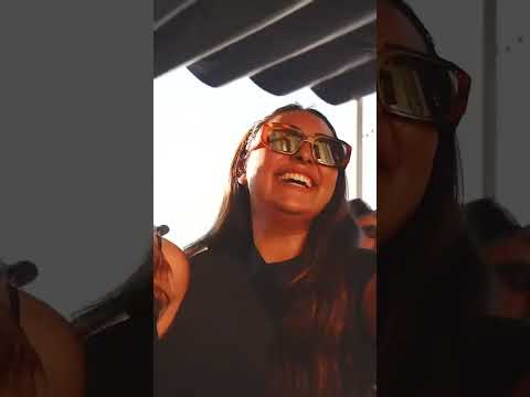 Got a friend who’d be all about this vibe? Tag them and let them know! #sunday #vinyl