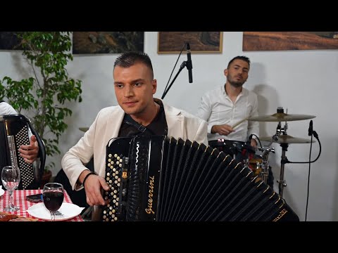 Orkestar Nikole Lukića AJKULE i Stefan Kosmajac - Hajde reci da 4K