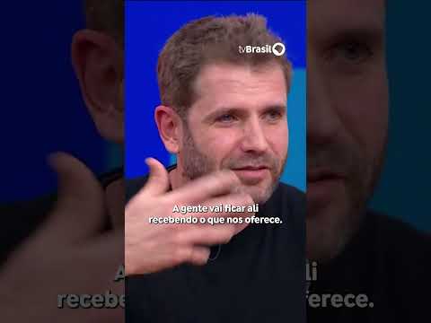 A atriz Maria Flor e o escritor e filósofo Emanuel Aragão refletem sobre relacionamentos