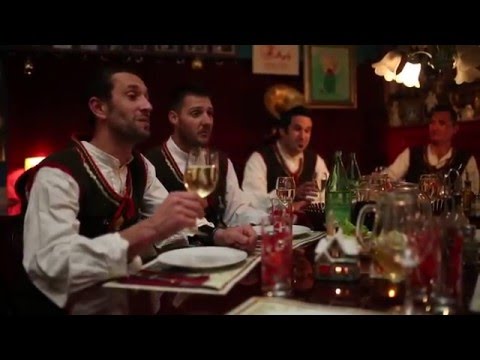 KLAPA BUNARI - BOŽIĆNA ČESTITKA (OFFICIAL VIDEO)
