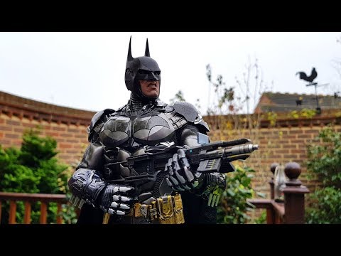 TRUE LIGHT REVIEW ARKHAM KNIGHT BATMAN BY HOT TOYS