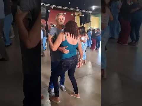 forró em tapira mg. #musicadancante #shots #dance.