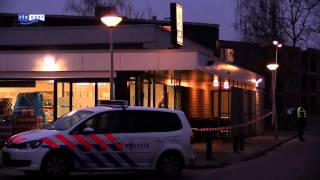 preview picture of video 'Personeel werd gekneveld bij gewapende overval supermarkt Enschede'