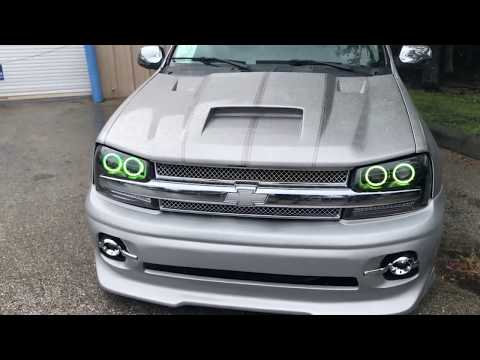 02-09 Chevrolet Traiblazer Custom Black Halo Projector Lights