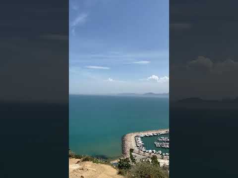 ساحل زیبای دریای مدیترانه در کشور تونس 🇹🇳 #سفر #ولاگ #دریا #طبیعت #travel #tunisia #sea