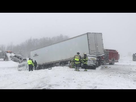 Chaos in California Today! Christmas Snow Storm Causing Many Accident in Truckee