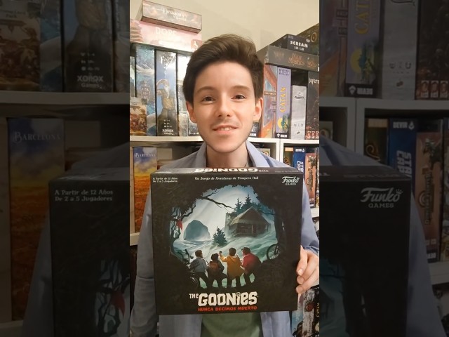Vídeo relacionado con Grupo Erik Jarra Los Goonies - Taza Los Goonies, 600ml - Taza medieval - Jarra cerveza - Vaso Los Goonies - Los Goonies merchandising, oficial