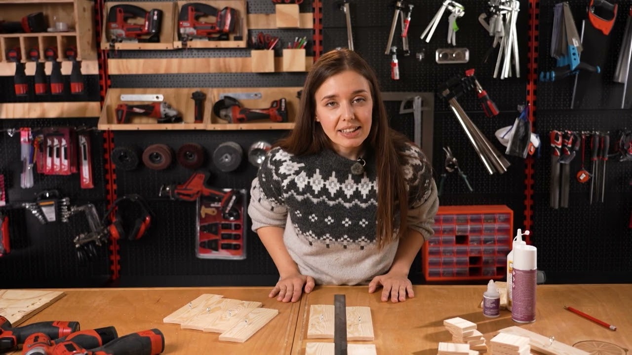 Rubrika Urob si sám z relácie Na chalupe - Jeseň 2025 č.31 - Vianočný stromček z odrezkov - Jana Solčianska