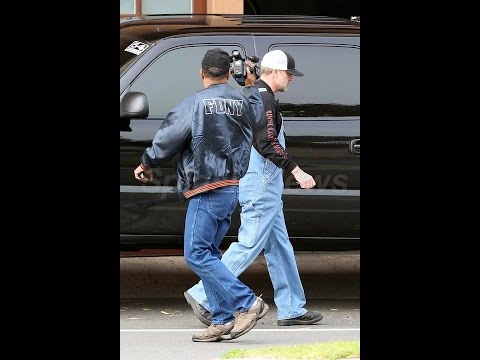 why do people hate the paparazzi tell us why