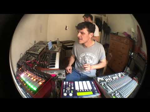 Sweely Home grooves with AKAI MPC 1000/ Elektron Machinedrum / APC 40 / Ableton / Victor