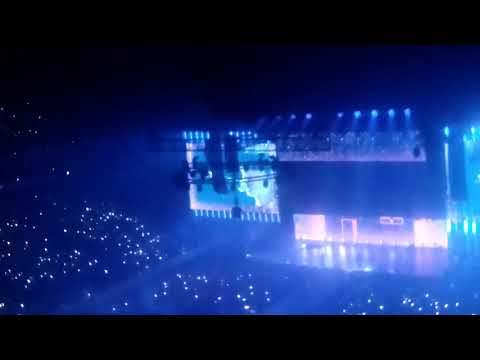 Wanna one world tour in Manila hourglass (Dae whi & Ong)