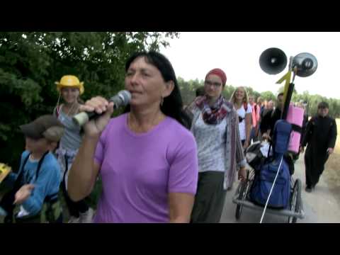 "Wlazł kotek na płotek" w różnych językach w wykonaniu łódzkich pielgrzymów