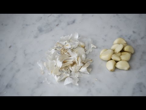 , title : 'Skala vitlök på några sekunder - Peel a head of garlic in a few seconds'
