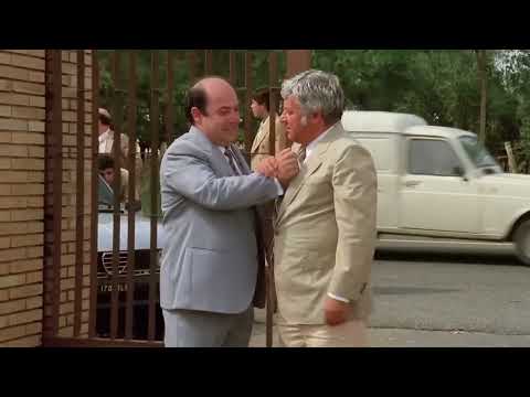 Lino Banfi e Paolo Villaggio - Il commissario Auricchio e La Belva Umana