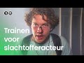 Wat doet een slachtofferacteur?
