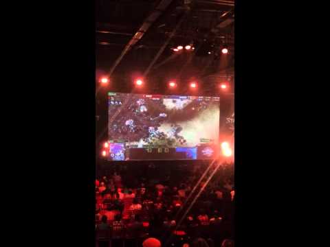 Last two minutes from SC2 final.Thorzain vs Sortof