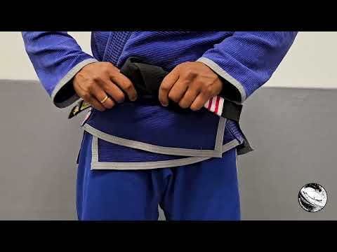 How to tie your belt - BJJ DOJO Berlin