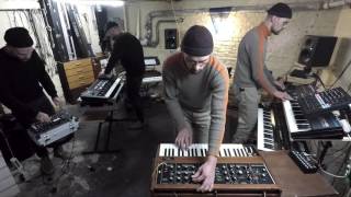 skinnerbox: me, myself, him & him (moog, roland, elektron, analog synth)