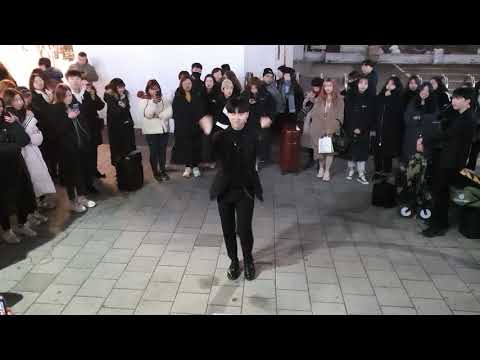 퍼포먼스팀 M.Y.M(맥스 MAXXAM)-이찬욱(LeeChanWook)/ Lip & Hip - HyunA(현아) 20200110 홍대버스킹