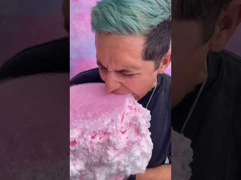 HUGE Freeze Dried Cotton Candy!!! 🍭 🍬 #mukbang #asmr #satisfying #candy #cottoncandy #crash