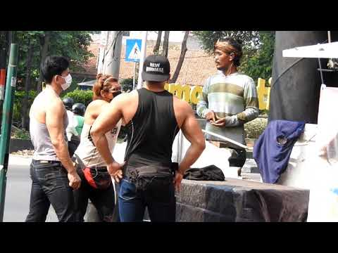 prank-gr3get-m4lk-kang-parkir-kita-bawa-anggota-bodyguard-part-28