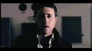 Quand Le Rideau Tombe Lyrics English Translation