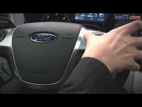 Ford C-MAX 2011. Manejo del ordenador desde los mandos del volante