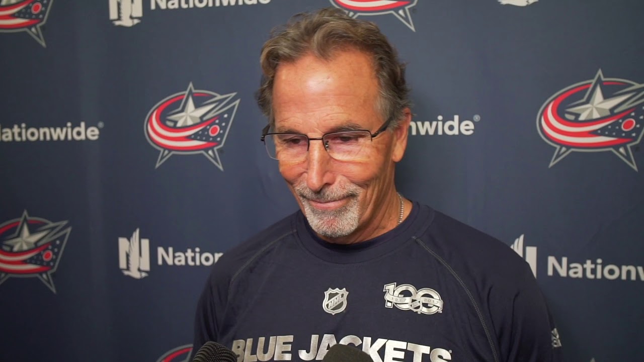 Vidéo:  Pour lui, les joueurs de la LNH sont des MOUMOUNES qui se donnent des CALINS entre eux..