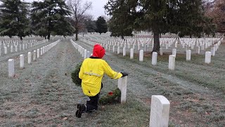 Group Honors the Graves of Fallen Soldiers at Arlington With Wreaths